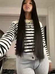 aly_golden_ — Stripchat recorded stream image, 18.05.2025 08:00