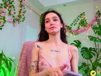 breeding_material — Chaturbate recorded stream image, 18.05.2025 15:10